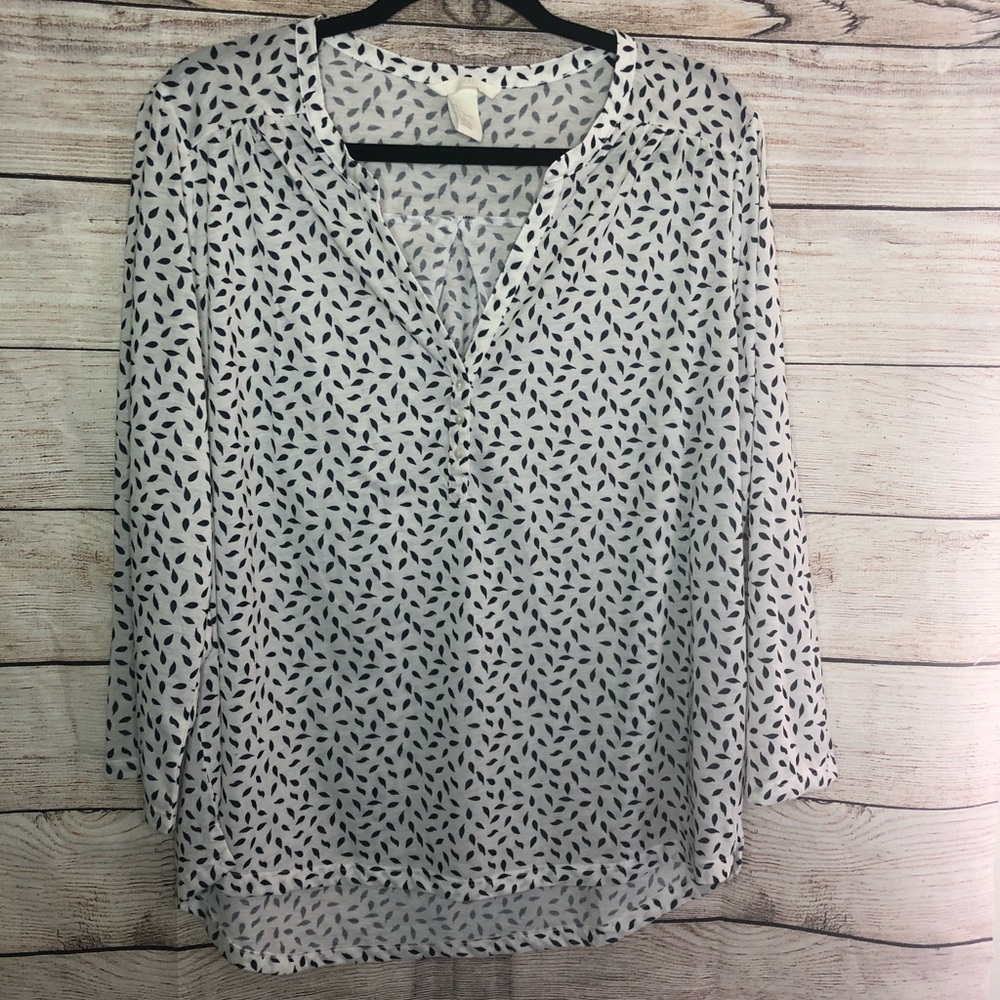 H&M white and blue leaf top